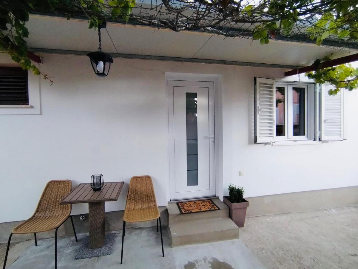 Apartment Aurora Hvar Town Exterior photo